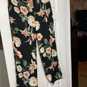 Black pants with flower print